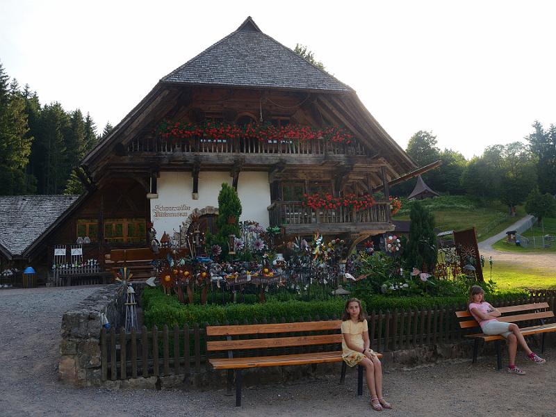 schwarz295.jpg - Restaurant Tannenmuehle in Grafenhausen