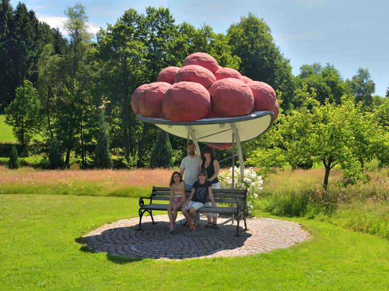 schwarz357.jpg - Park near Cuckoo clocks in Schonach