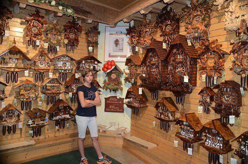 schwarz368.jpg - House of 1000 clocks in Triberg