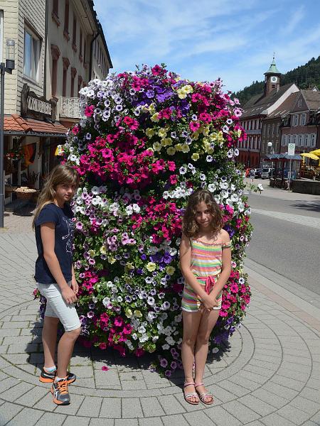 schwarz374.jpg - Street in Triberg