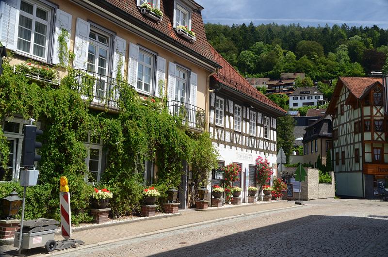 schwarz375.jpg - Street in Triberg