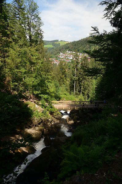 schwarz385.jpg - View on Triberg from the waterfalls