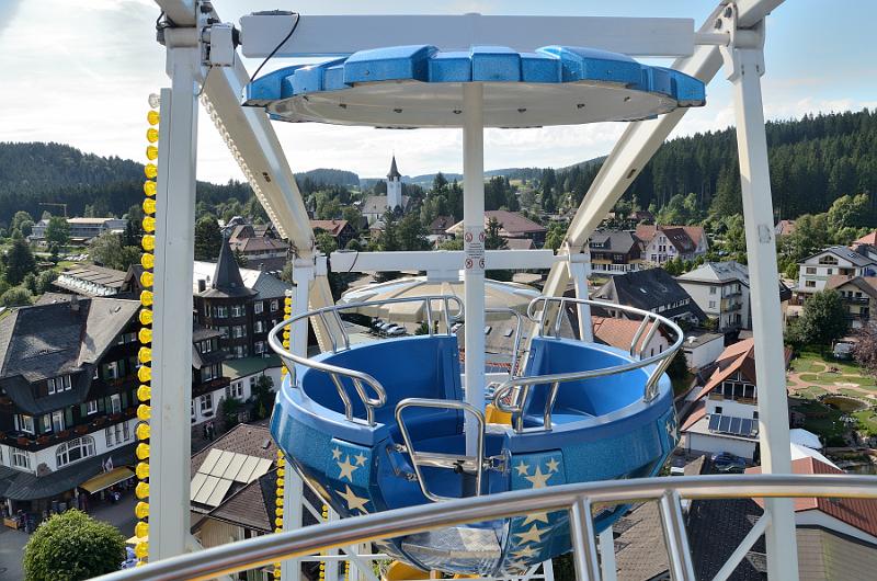 schwarz391.jpg - Ferris Wheel on Lake Titisee