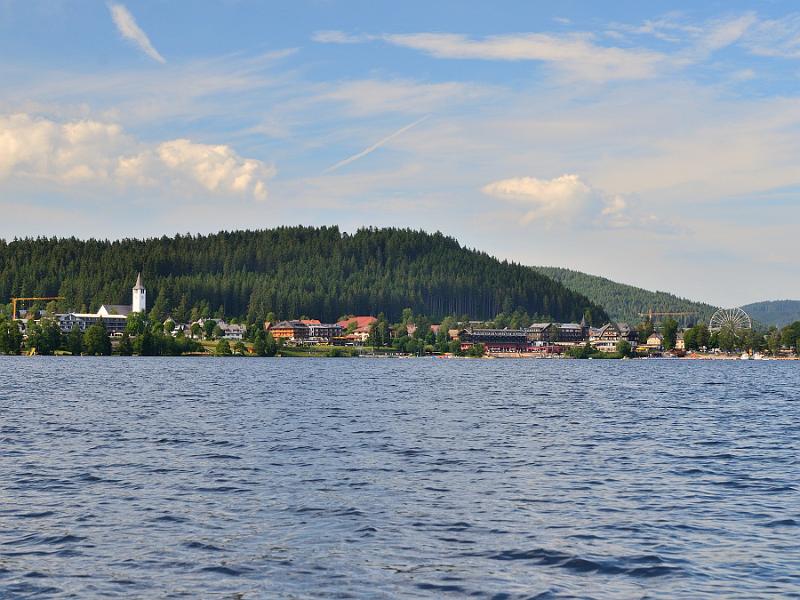 schwarz400.jpg - Boat trip on Lake Titisee