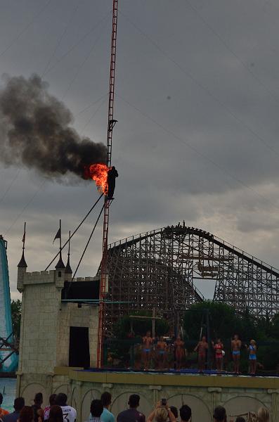 schwarz493.jpg - Show in Europa-Park