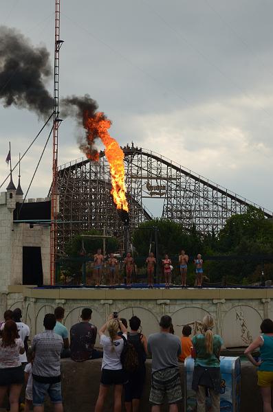 schwarz494.jpg - Show in Europa-Park