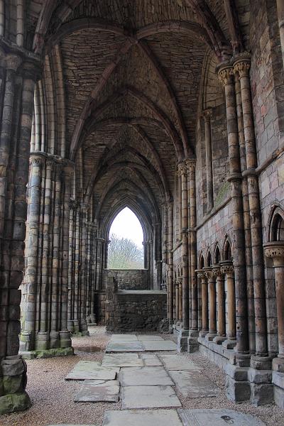 scotland009.JPG - Edinburgh, Palace of Holyroodhouse