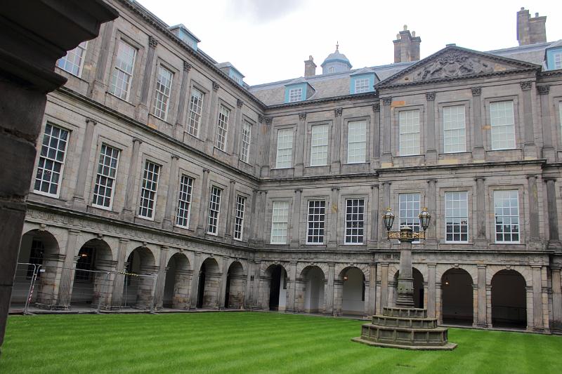 scotland011.JPG - Edinburgh, Palace of Holyroodhouse