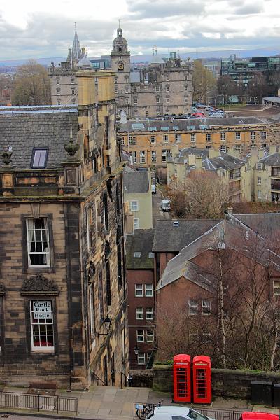 scotland017.JPG - The view from Edinburgh Castle 