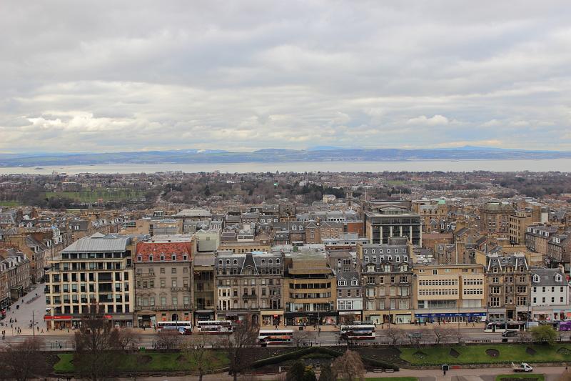 scotland021.JPG - The view from Edinburgh Castle 