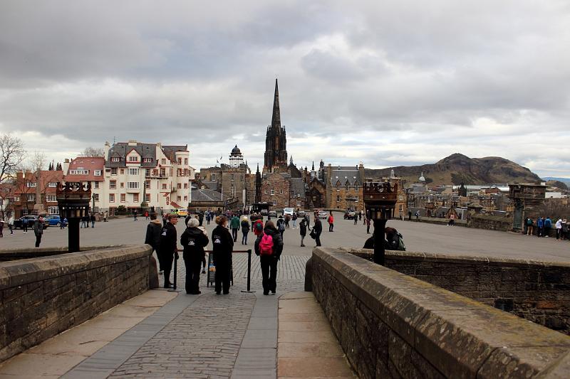scotland031.JPG - The view from Edinburgh Castle 