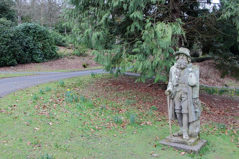 scotland068.JPG - Statue of Edie Ochiltree, a character in Sir Walter Scott's novel, in the grounds of Abbotsford