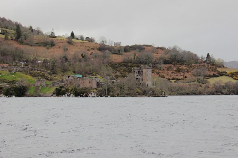 scotland112.JPG - Loch Ness and Urquhart castle 