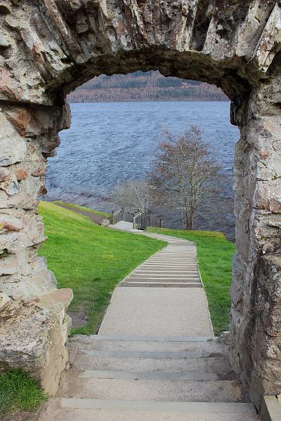 scotland116.JPG - Urquhart castle