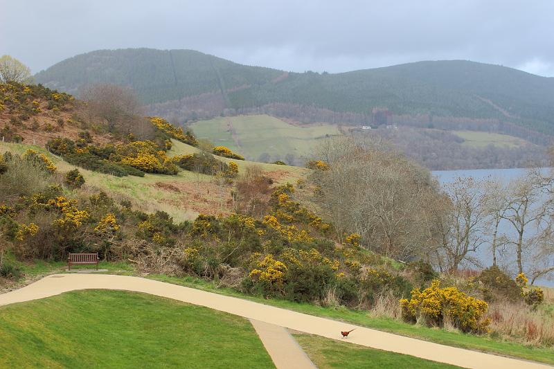 scotland121.JPG - Loch Ness and Urquhart castle 