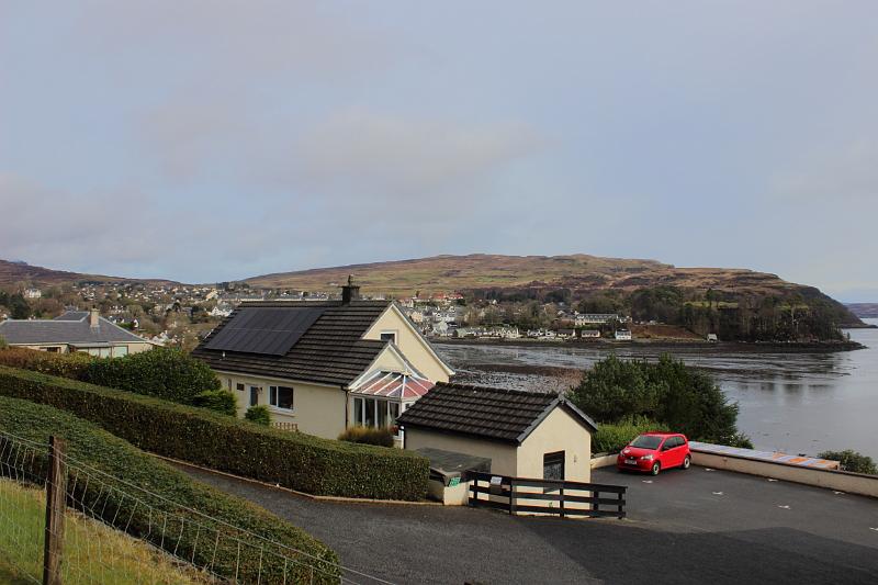 scotland166.JPG - Town of Portree