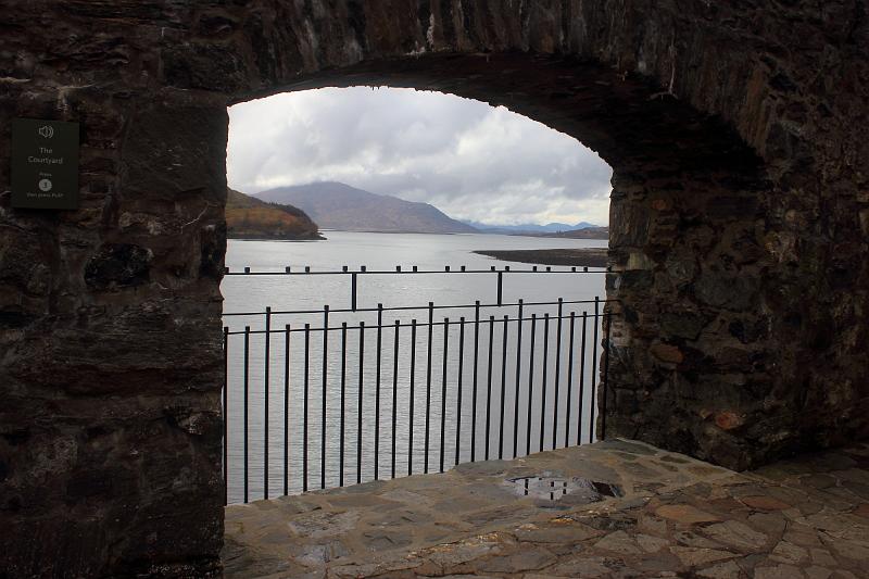 scotland176.JPG - Eilean Donan Castle 