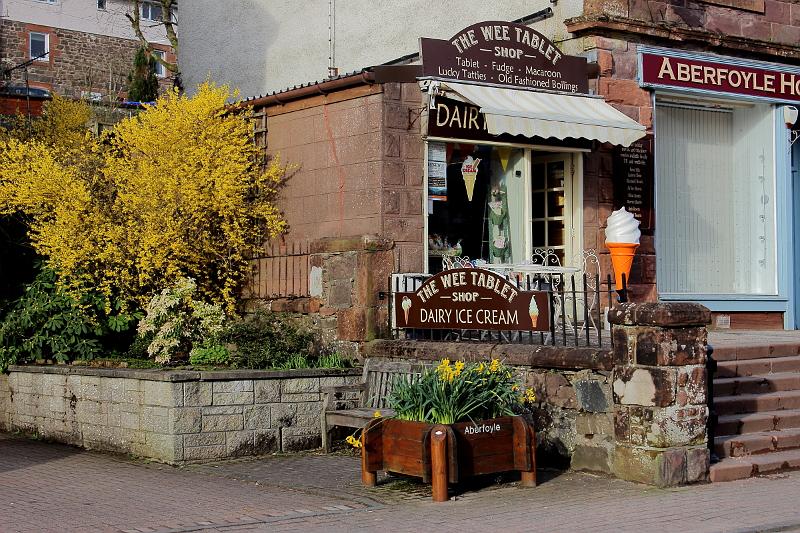 scotland253.JPG - Aberfoyle Town Centre, Trossachs
