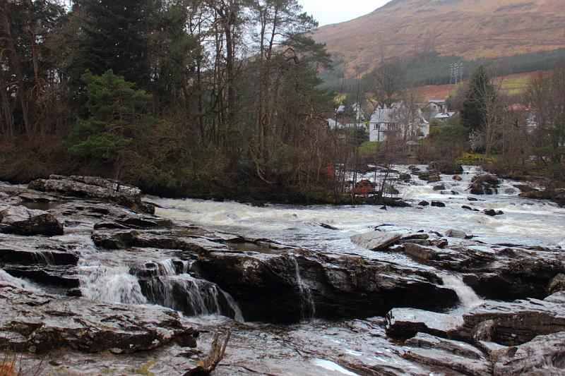 scotland258.JPG - Falls of Dochart Inn