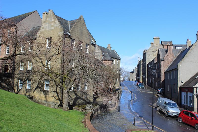 scotland283.JPG - A street in Stirling