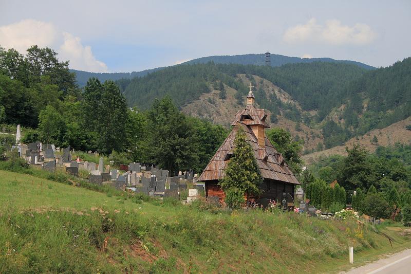 serbia8527.JPG - Village Mokra Gora ("Wet Mountain") in Zlatibor Mountains
