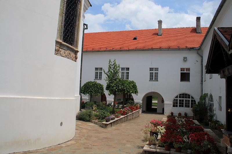 serbia8573.JPG - Krušedol Monastery, Frushka Gora 
