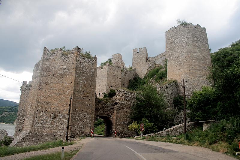 serbia8603.JPG - Djerdap National Park, Golubac Fortress, Main Entrance 