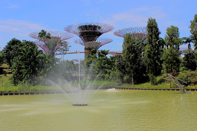 singapore034.JPG - Gardens by the Bay 