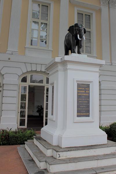 singapore149.JPG - Thai elephant statue at the Old Parliament House