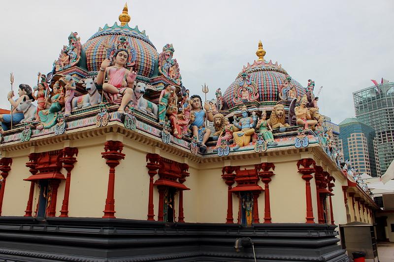 singapore153.JPG -  Sri Mariamman Hindu Temple in the Chinatown