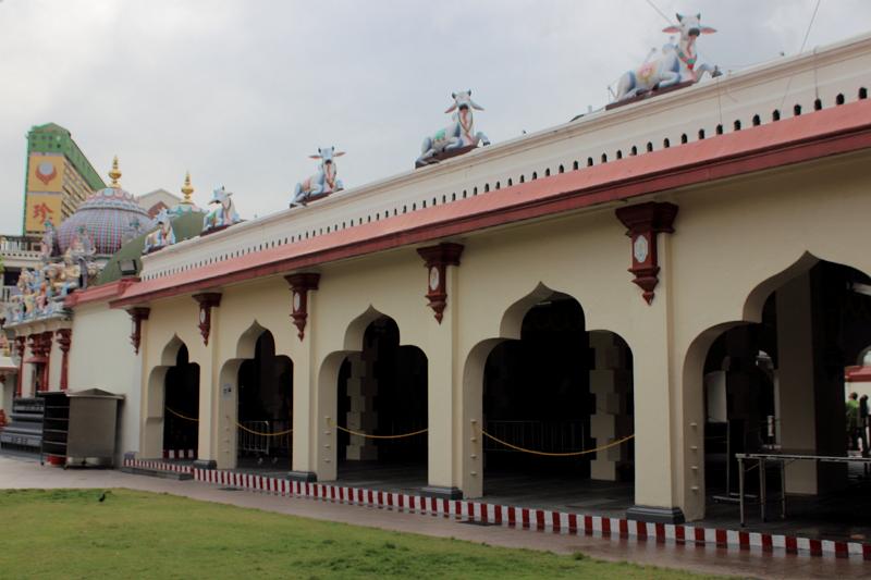 singapore156.JPG -  Sri Mariamman Hindu Temple in the Chinatown