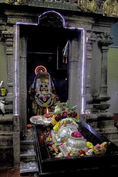 singapore218.JPG - Little India - Sri Veeramakaliamman Temple
