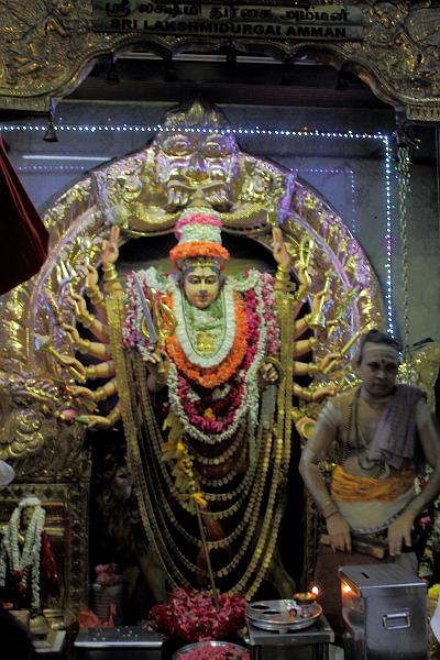 singapore220.JPG - Little India - Sri Veeramakaliamman Temple