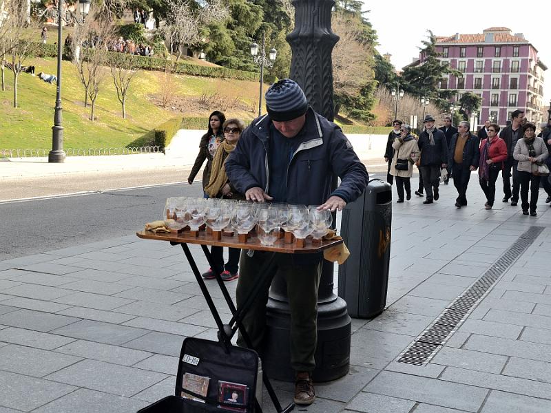 spain0016.jpg - Near Royal Palace of Madrid