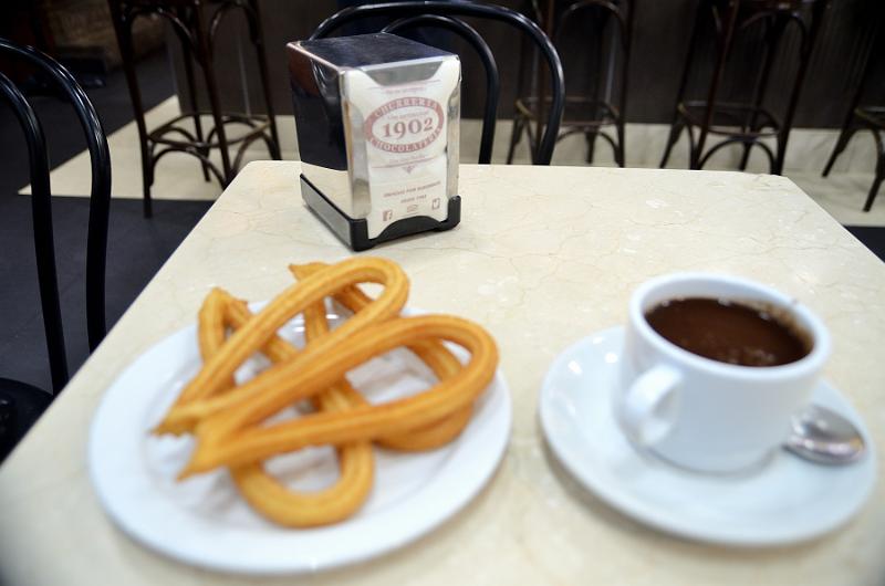 spain0030.jpg - Churreria - chocolateria