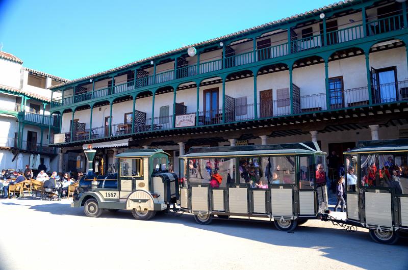 spain0063.jpg - Chinchon, Plaza Mayor