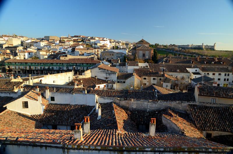 spain0072.jpg - Roofs of Chinchon
