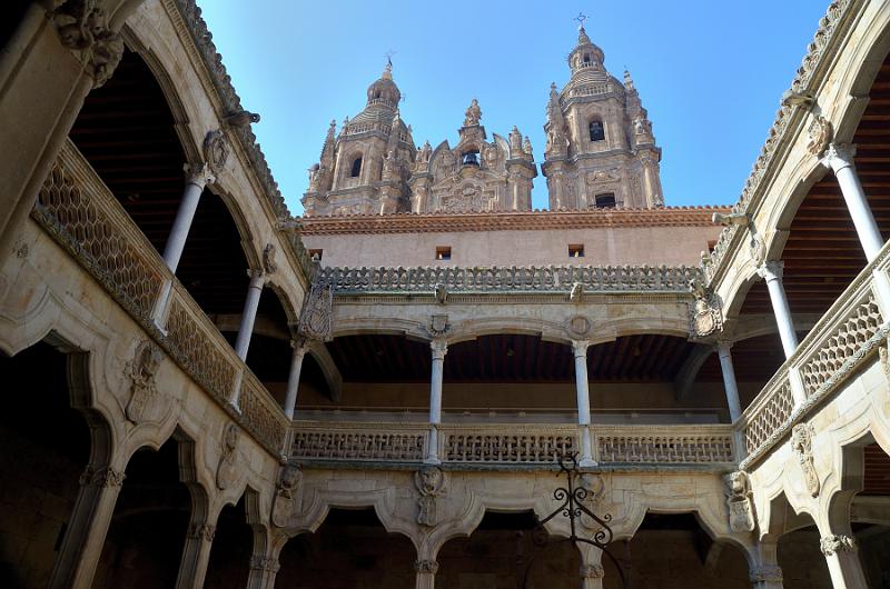 spain0092.jpg - Pontifical University of Salamanca 