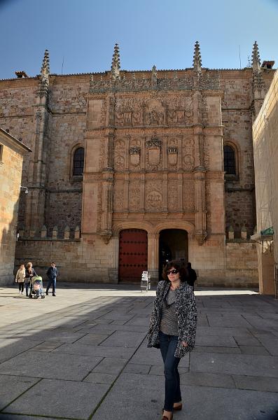 spain0102.jpg - Facade of the University of Salamanca