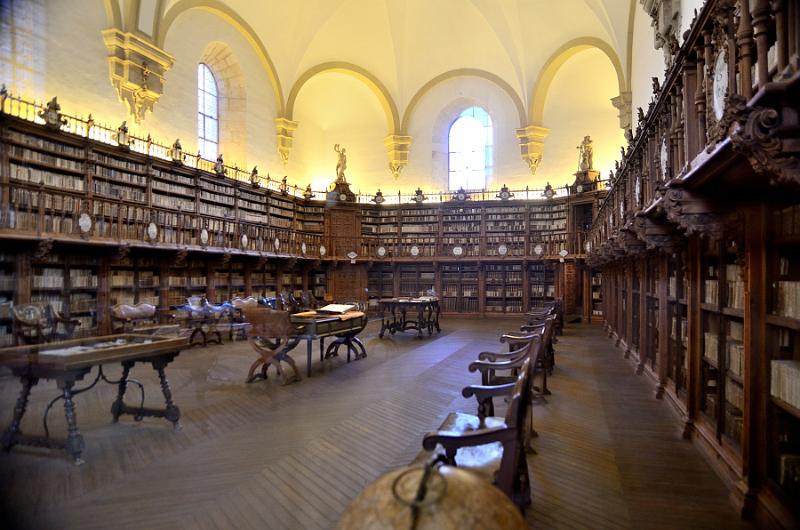 spain0105.jpg - University of Salamanca Library
