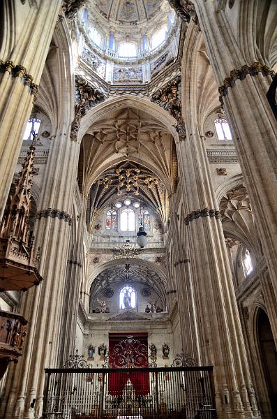 spain0112.jpg - New Cathedral Salamanca