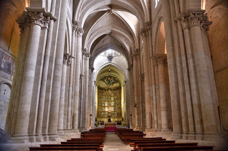 spain0120.jpg - Romanesque Cathedral of Salamanca