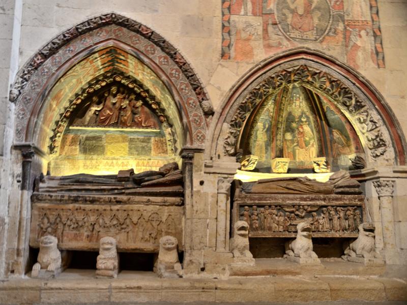 spain0121.jpg - Sarcophagi. Romanesque Cathedral of Salamanca