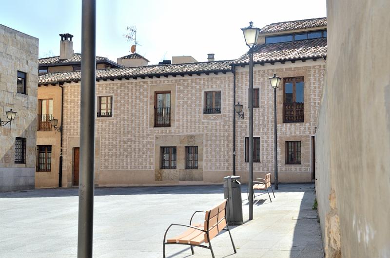 spain0125.jpg - A square in Salamanca