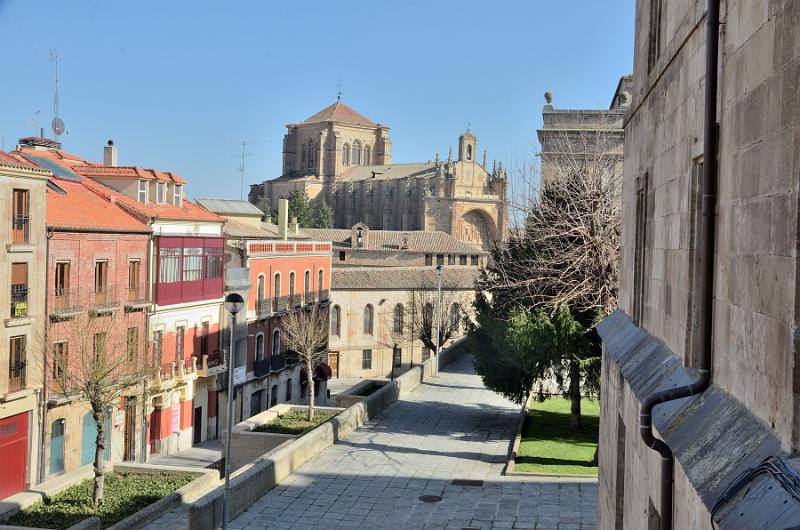 spain0135.jpg - A street down to San Esteban monastery, Salamanca