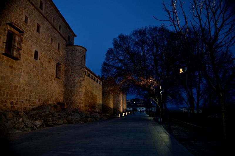 spain0152.jpg - Avila walls