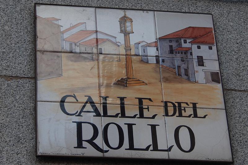 spain0026.JPG - A ceramic tile with street name in Madrid
