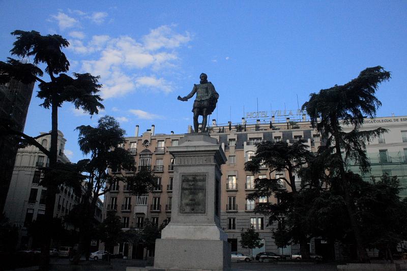 spain0030.JPG - Statue in honor of Miguel de Cervantes, Madrid