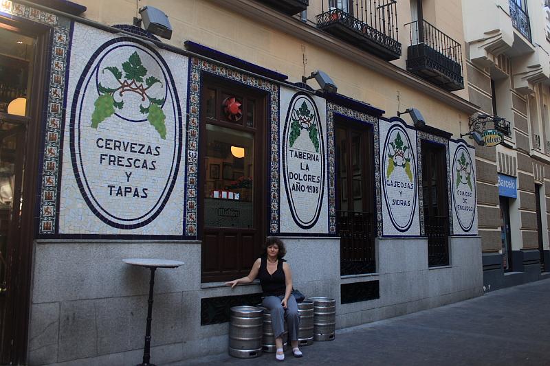 spain0033.JPG - Another bar