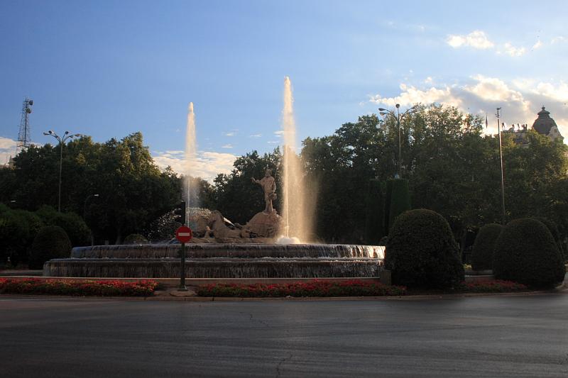 spain0065.JPG - Neptune Fountain in Madrid